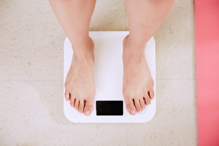 Mengukur berat badan