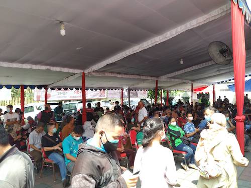 Suasana donor darah Pundi Amal Peduli Kasih Surabaya pada 16 September 2021
